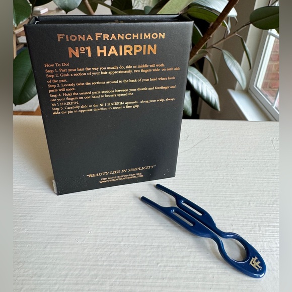 Fiona Franchimon No 1 Hairpin Royal Blue - New With Original Box - Picture 2 of 8